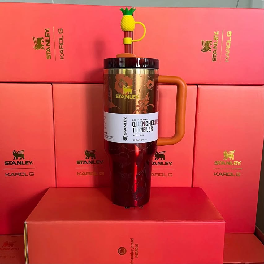 Stanley x KAROL G 40oz Quencher H2.0 FlowState Tumbler – KAROL G FLOR Limited Edition
